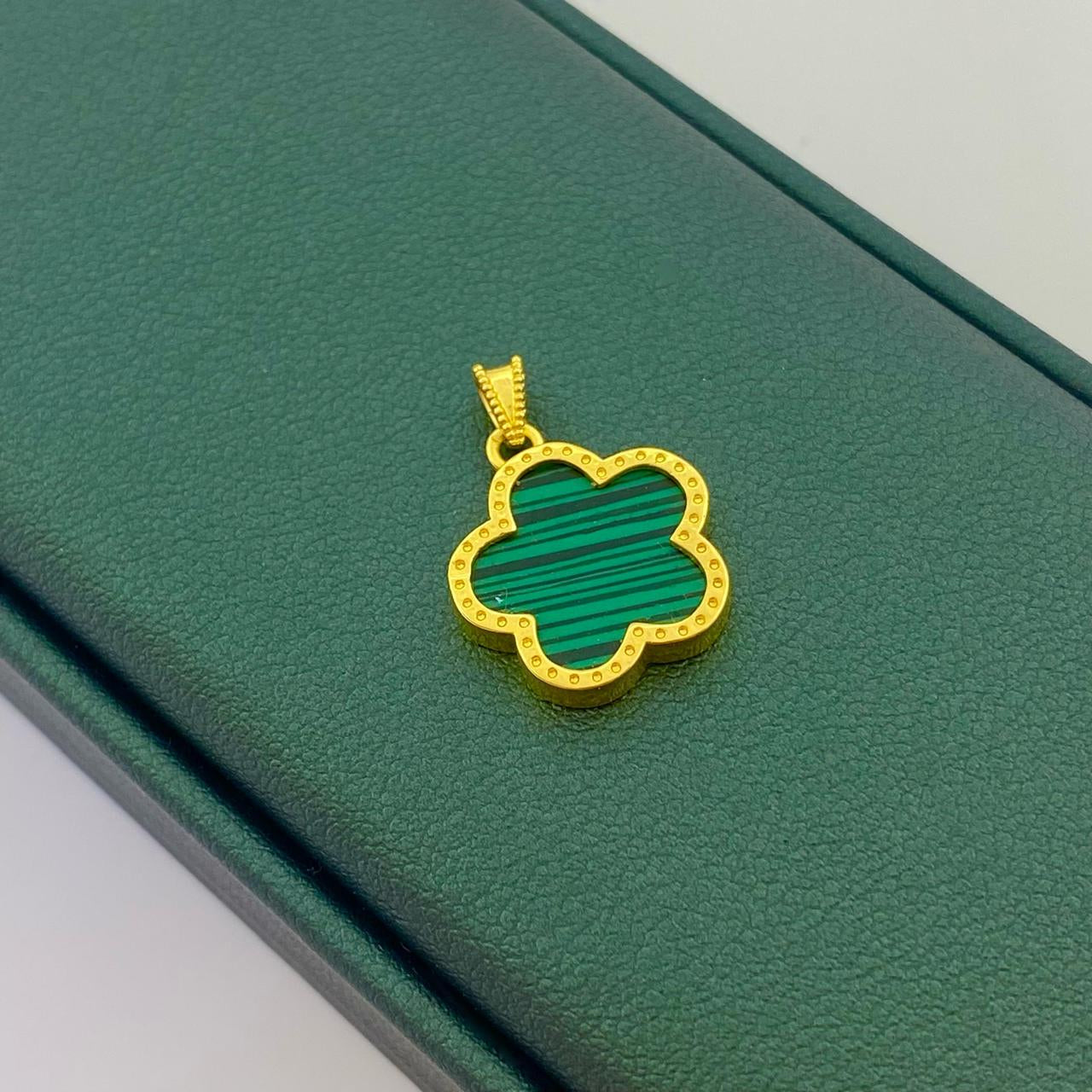 18k Gold 5 Start Pendant