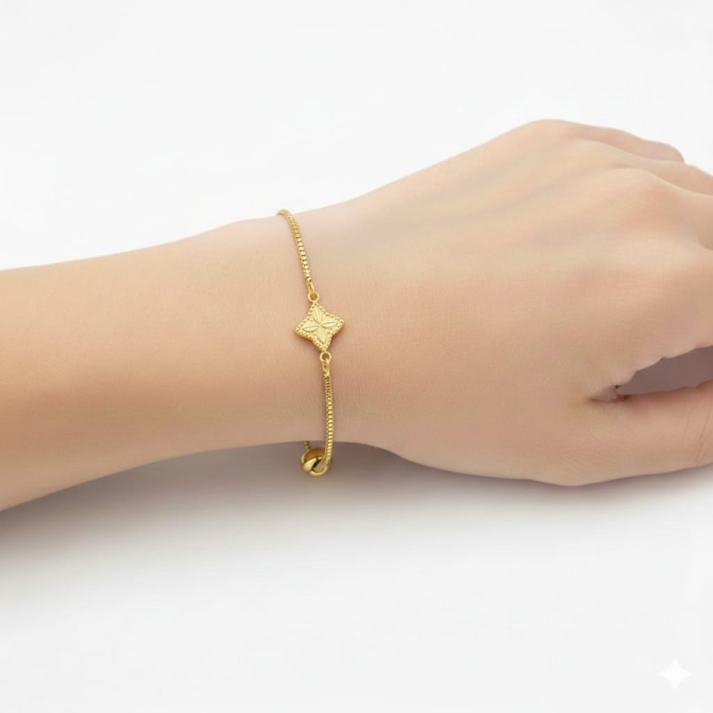 Clove Bracelet 18K Gold Pendant With 18K Gold Plated Chains
