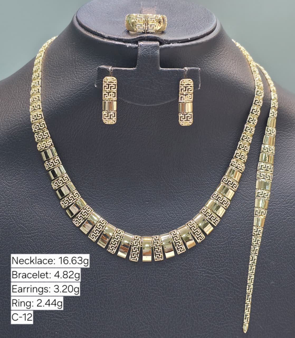 18k Gold Maze with Plain Design Jewelry Set